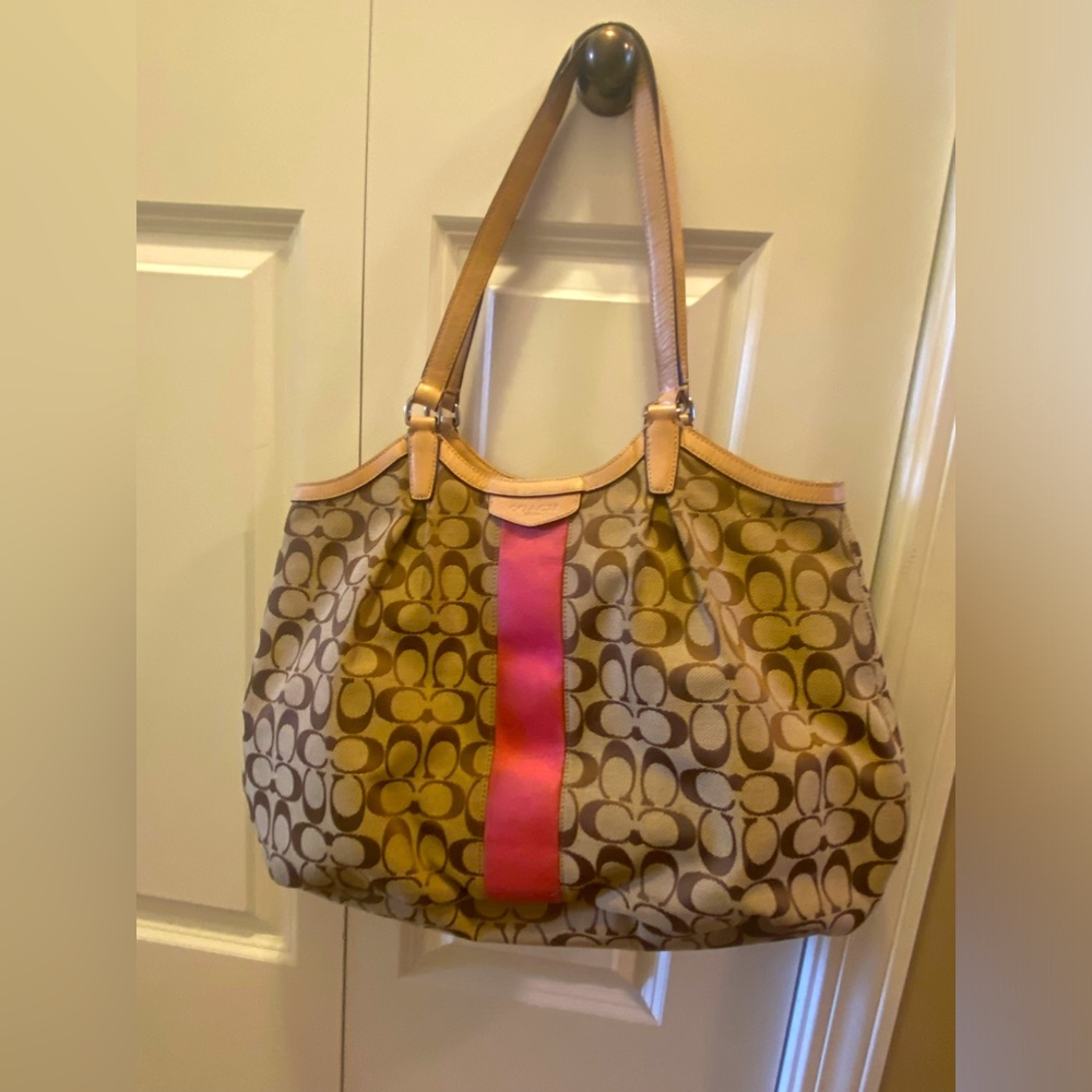 Authentic Coach purse! Clean inside and out.